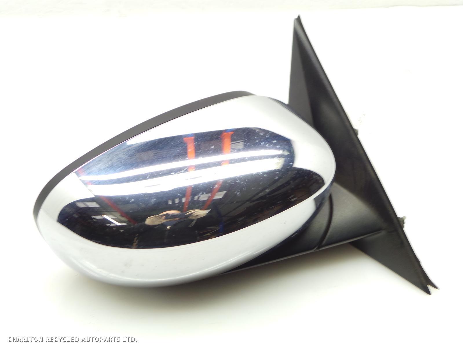 View Auto part R Door Mirror CHRYSLER 300C 2006