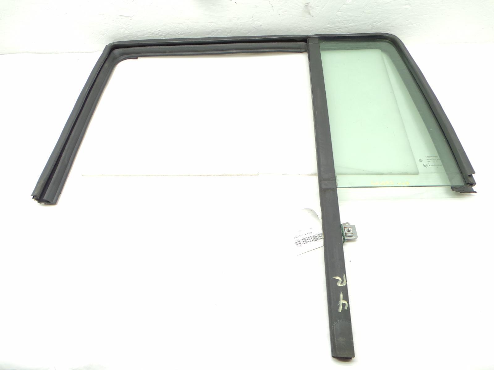 View Auto part LR Quarter Light JEEP COMMANDER 2007