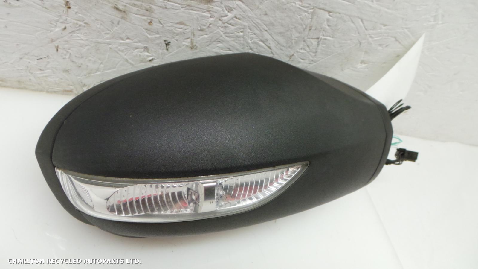 2006 MERCEDES A CLASS R Door Mirror View Auto part R Door Mirror MERCEDES A CLASS 2006