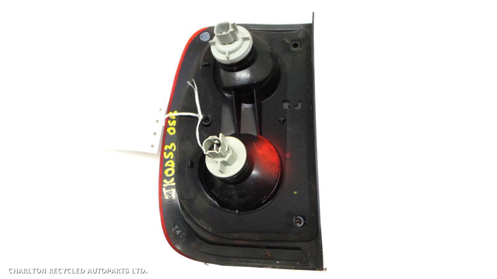 View Auto part R Taillight LAND ROVER FREELANDER 2005