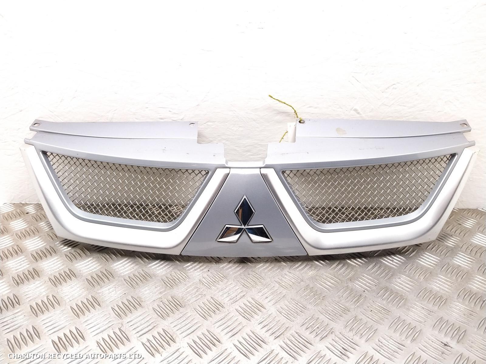 View Auto part Grille MITSUBISHI OUTLANDER 2010
