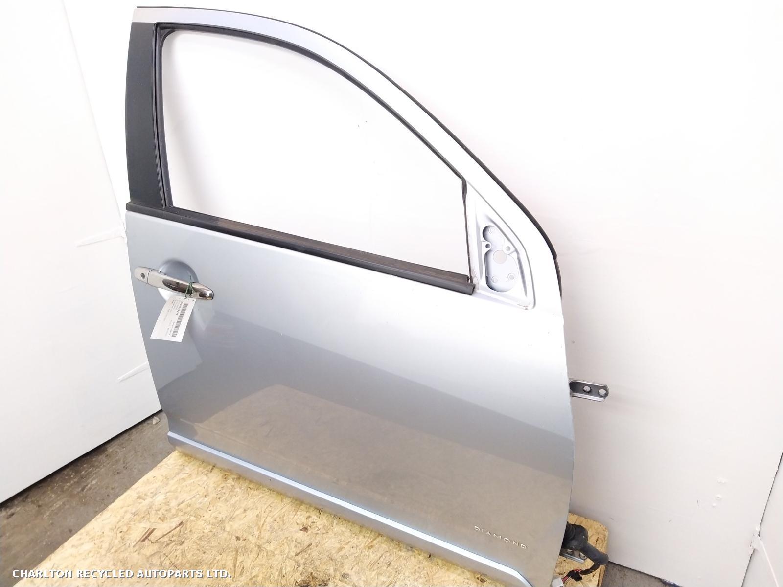 View Auto part R Front Door MITSUBISHI OUTLANDER 2010