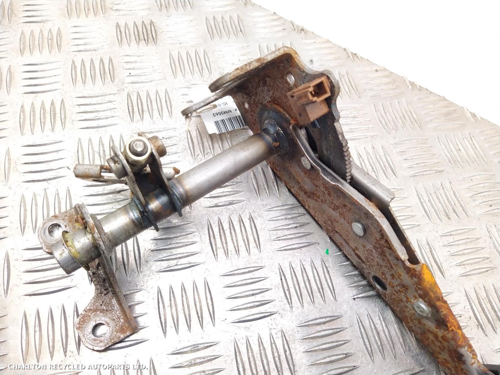 View Auto part Handbrake Lever/Button/Assembly TOYOTA LAND CRUISER COLORADO / PRADO 2004