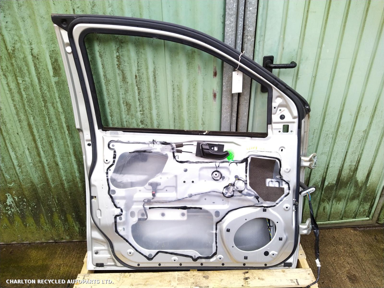 View Auto part L Front Door ISUZU D-MAX 2017
