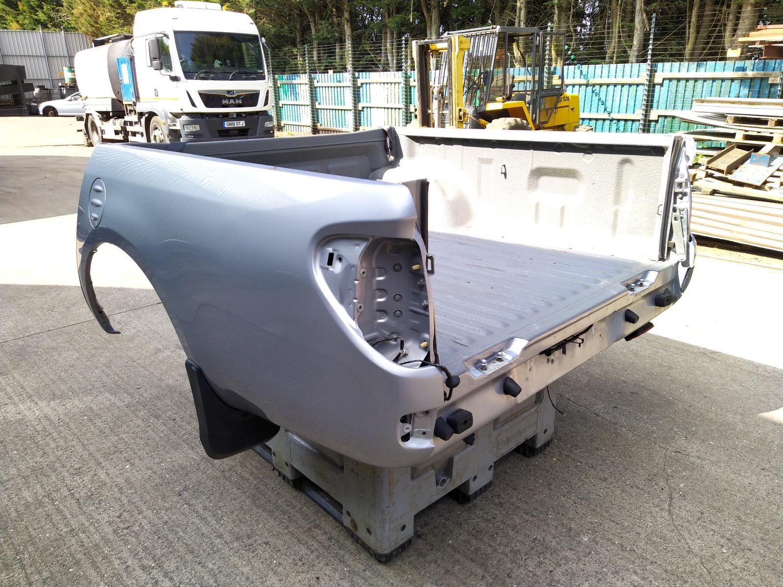 View Auto part Bed/Box MITSUBISHI L200 2013