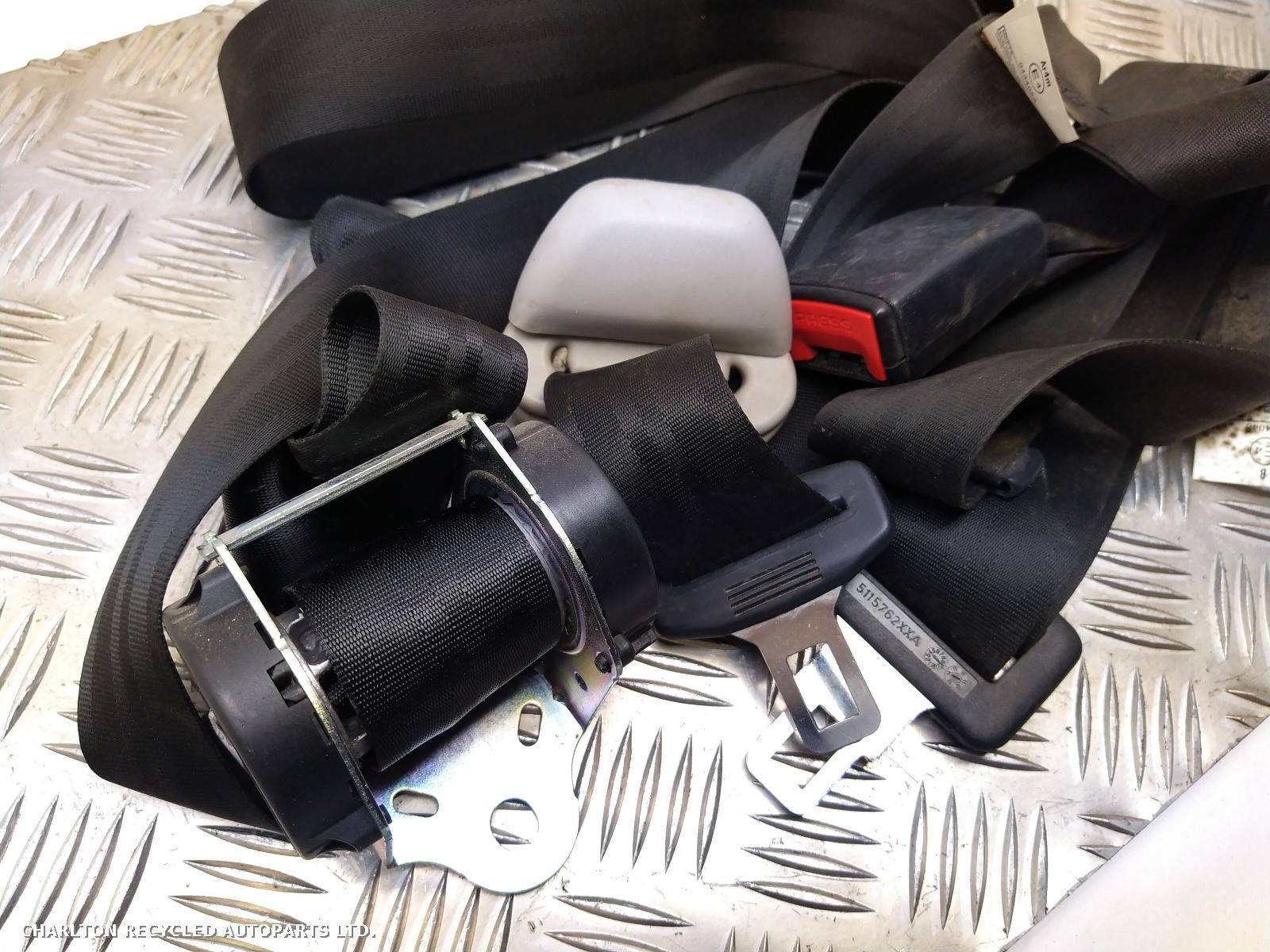 View Auto part Seat Belt TOYOTA HILUX 2014