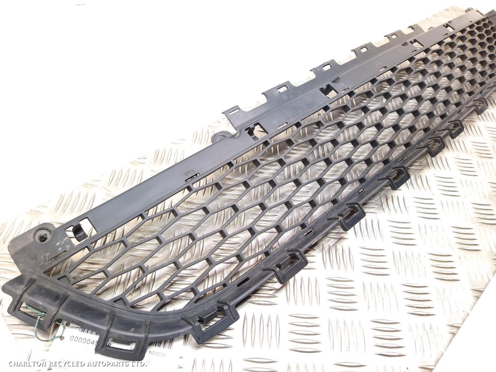 2018 LAND ROVER DISCOVERY SPORT Grille View Auto part Grille LAND ROVER DISCOVERY SPORT 2018
