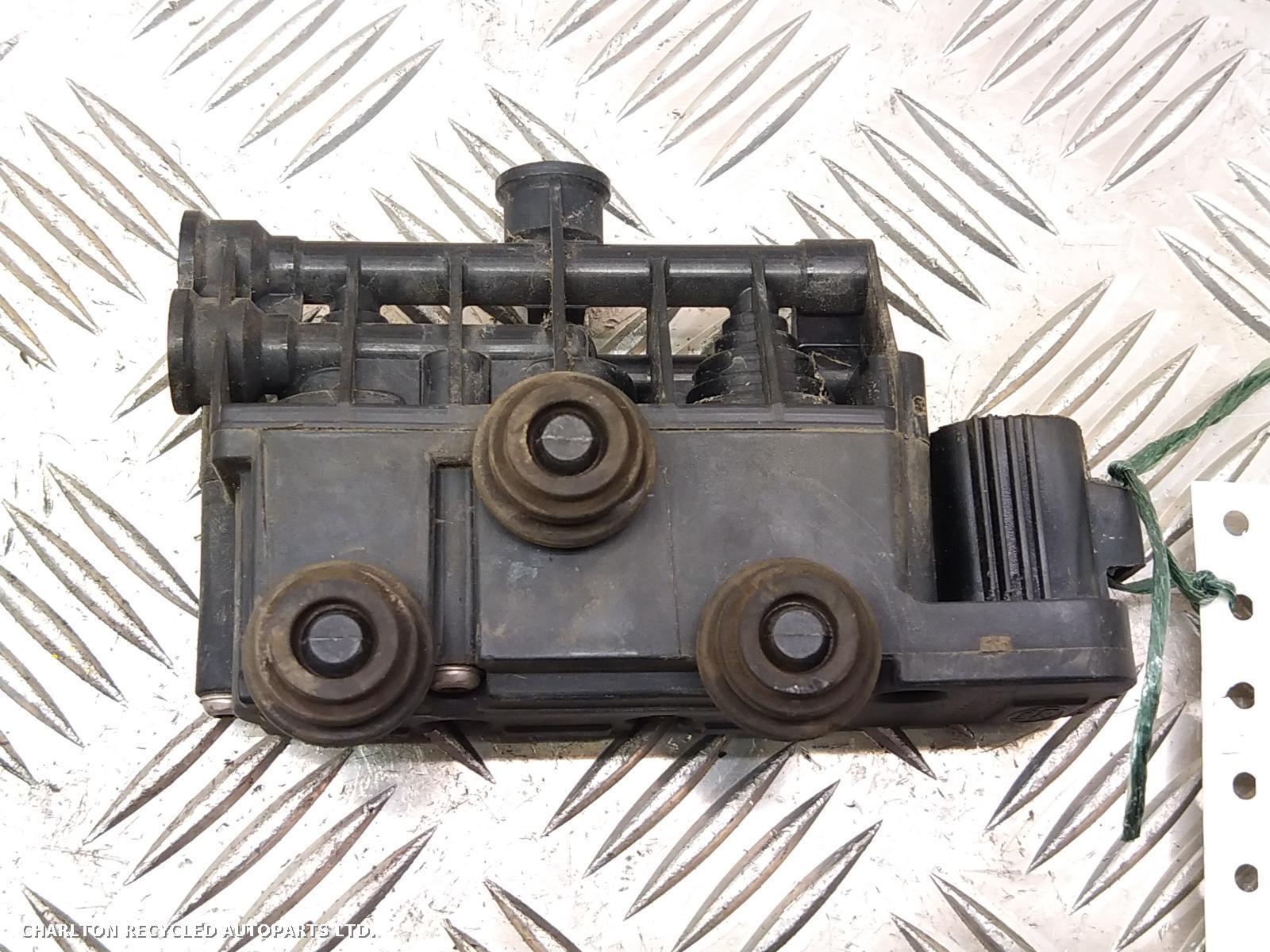 View Auto part VALVE BLOCK-ACT.SUSP LAND ROVER DISCOVERY 2011