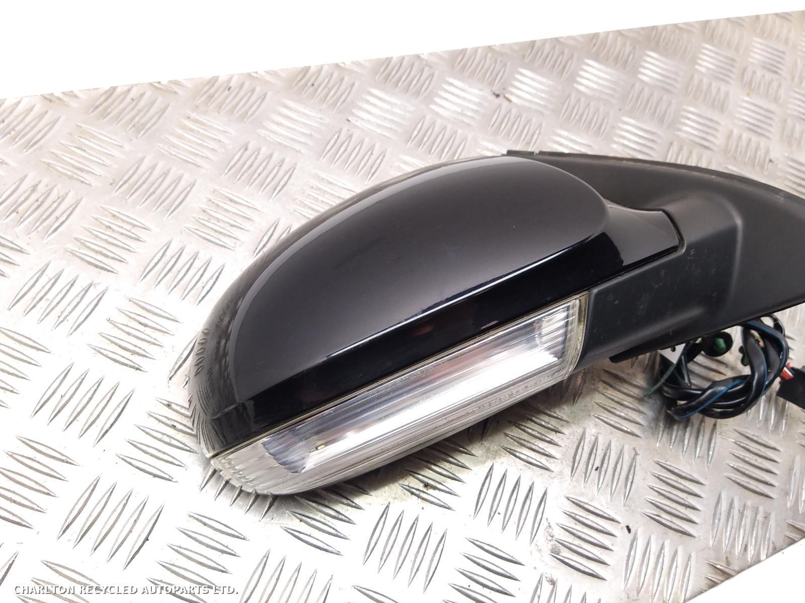 View Auto part R Door Mirror VOLKSWAGEN PASSAT 2008