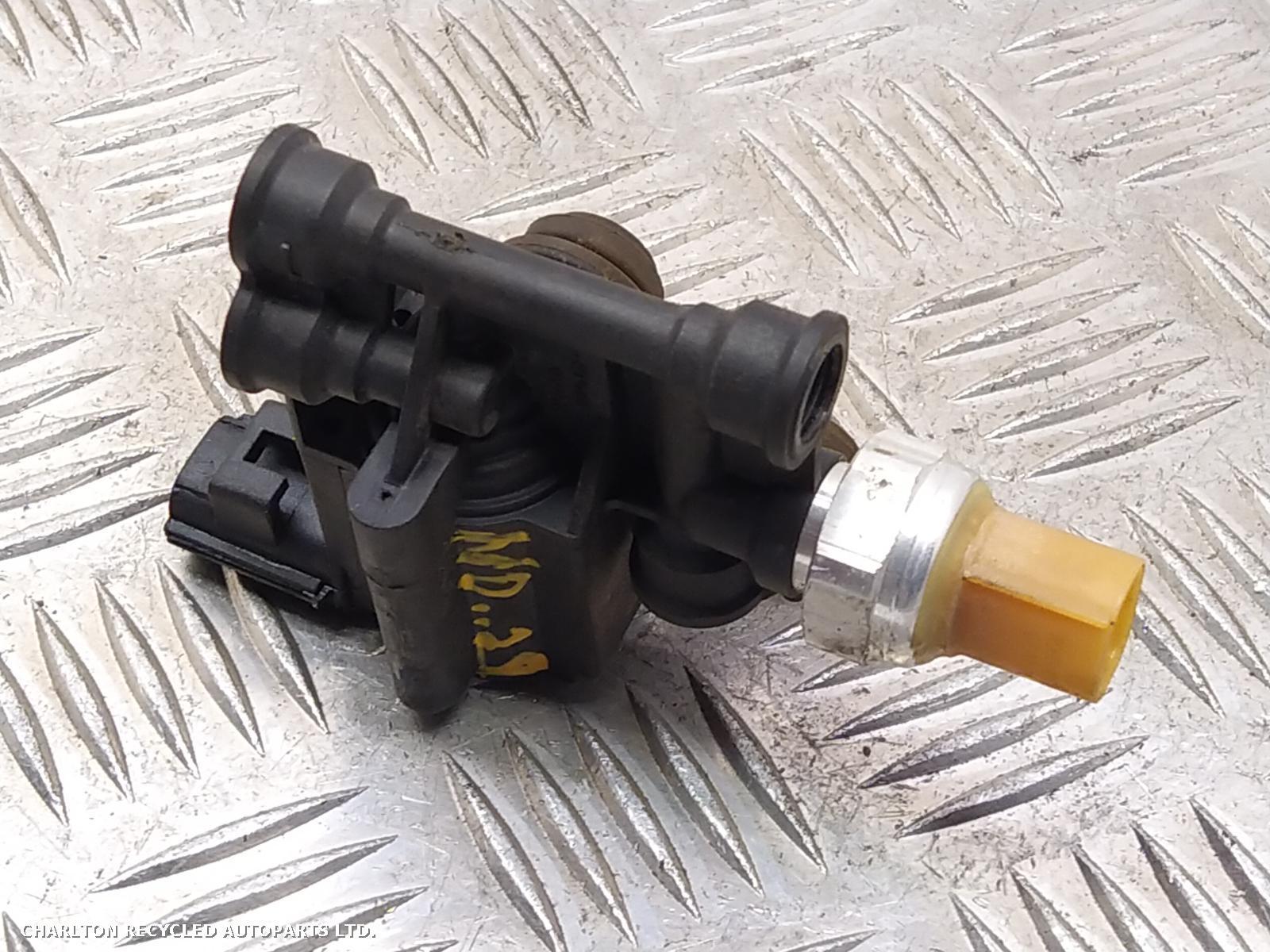 2011 LAND ROVER DISCOVERY VALVE BLOCK-ACT.SUSP View Auto part VALVE BLOCK-ACT.SUSP LAND ROVER DISCOVERY 2011