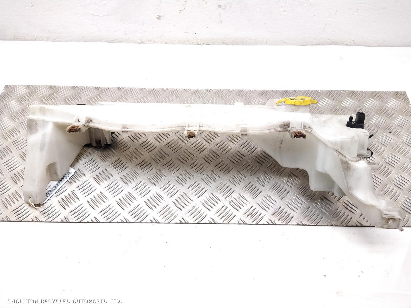 2009 JEEP CHEROKEE Washer Bottle View Auto part Washer Bottle JEEP CHEROKEE 2009