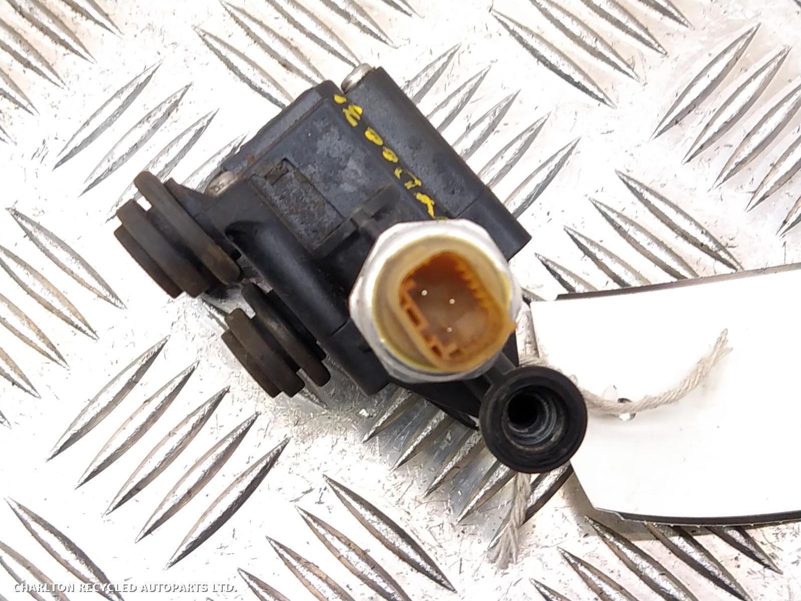 View Auto part VALVE BLOCK-ACT.SUSP LAND ROVER RANGE ROVER SPORT 2012
