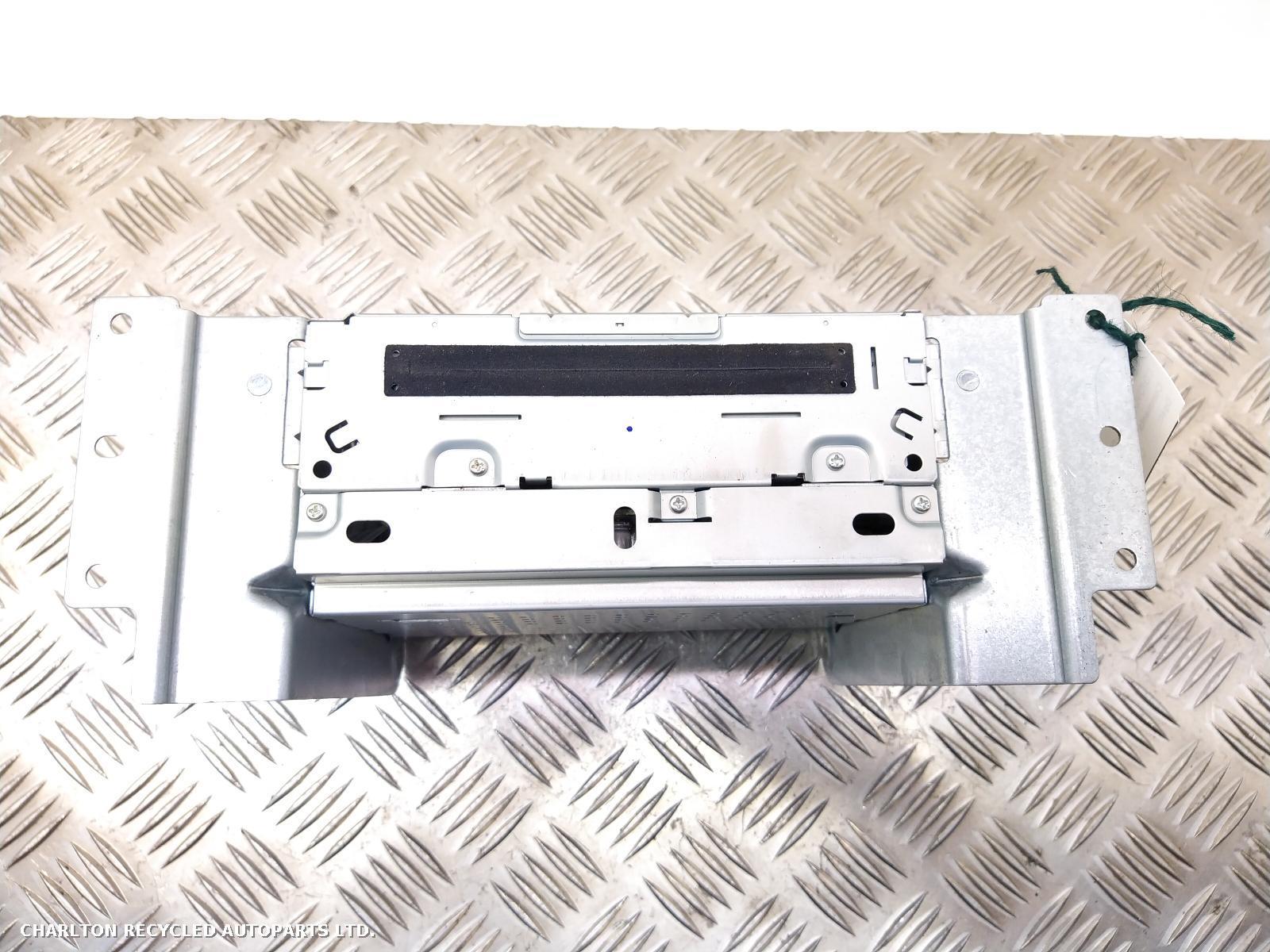 View Auto part CD Changer LAND ROVER FREELANDER 2008
