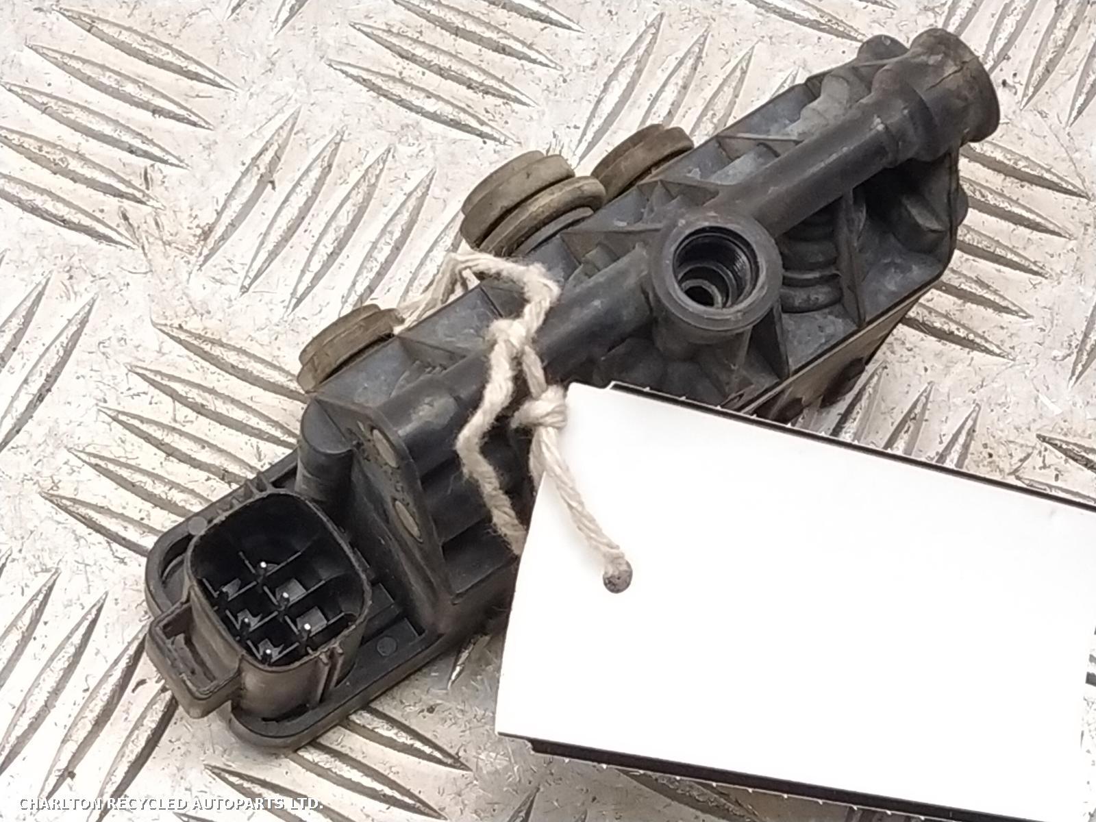 View Auto part VALVE BLOCK-ACT.SUSP LAND ROVER RANGE ROVER SPORT 2008