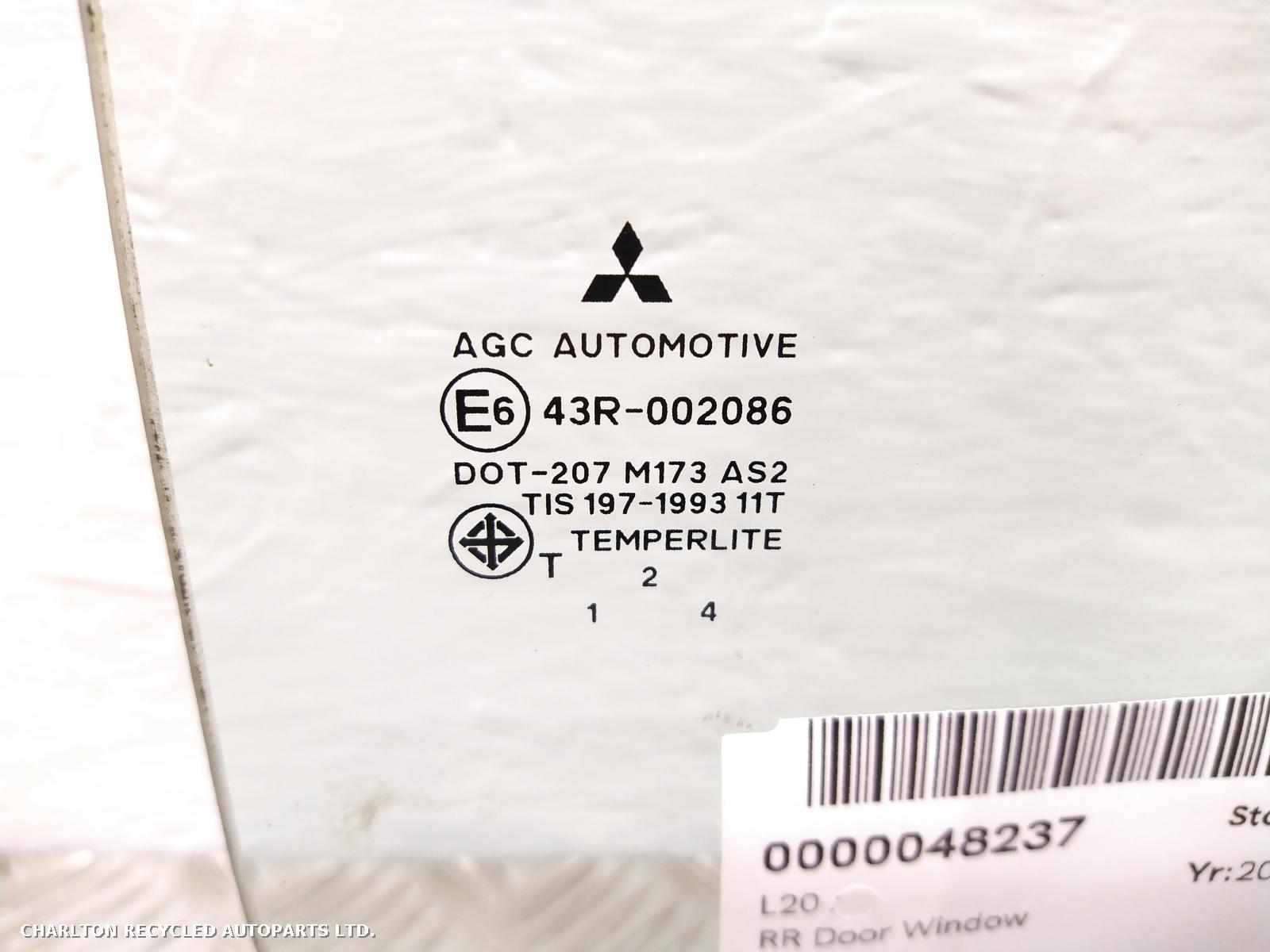 View Auto part RR Door Window MITSUBISHI L200 2013