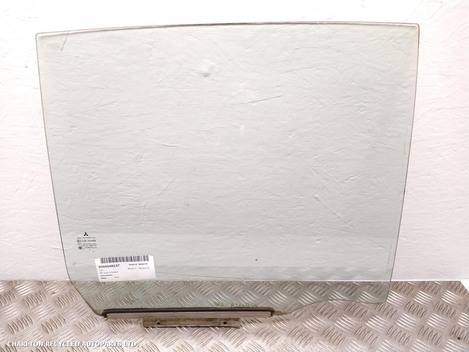 View Auto part RR Door Window MITSUBISHI L200 2013