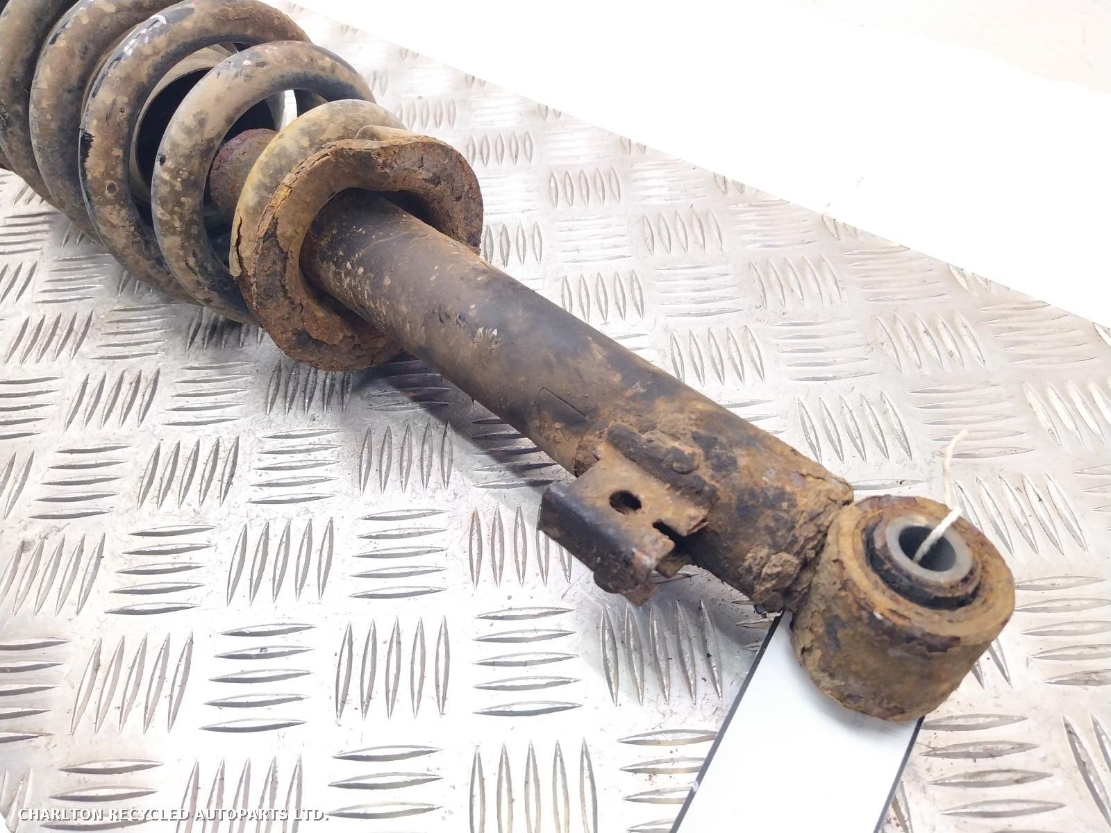 View Auto part RF Strut MITSUBISHI L200 2011