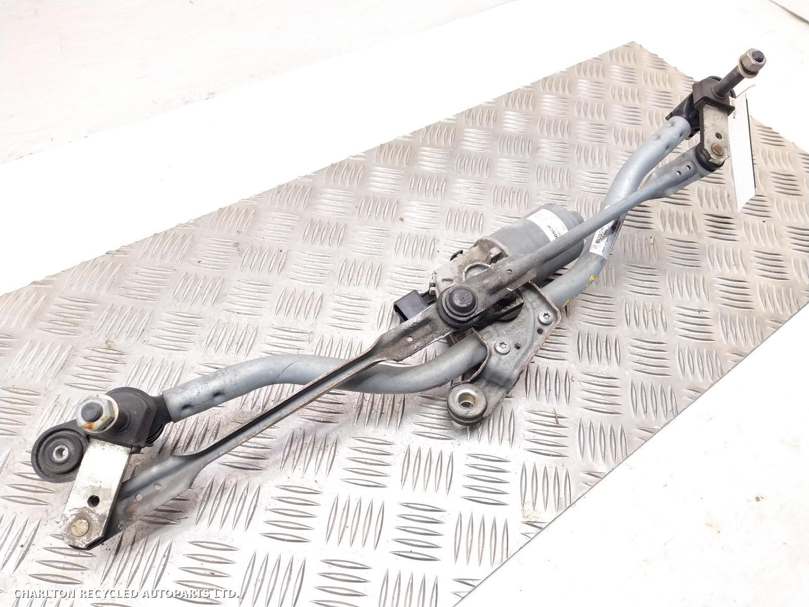 2016 JEEP RENEGADE Wiper Motor Front View Auto part Wiper Motor Front JEEP RENEGADE 2016