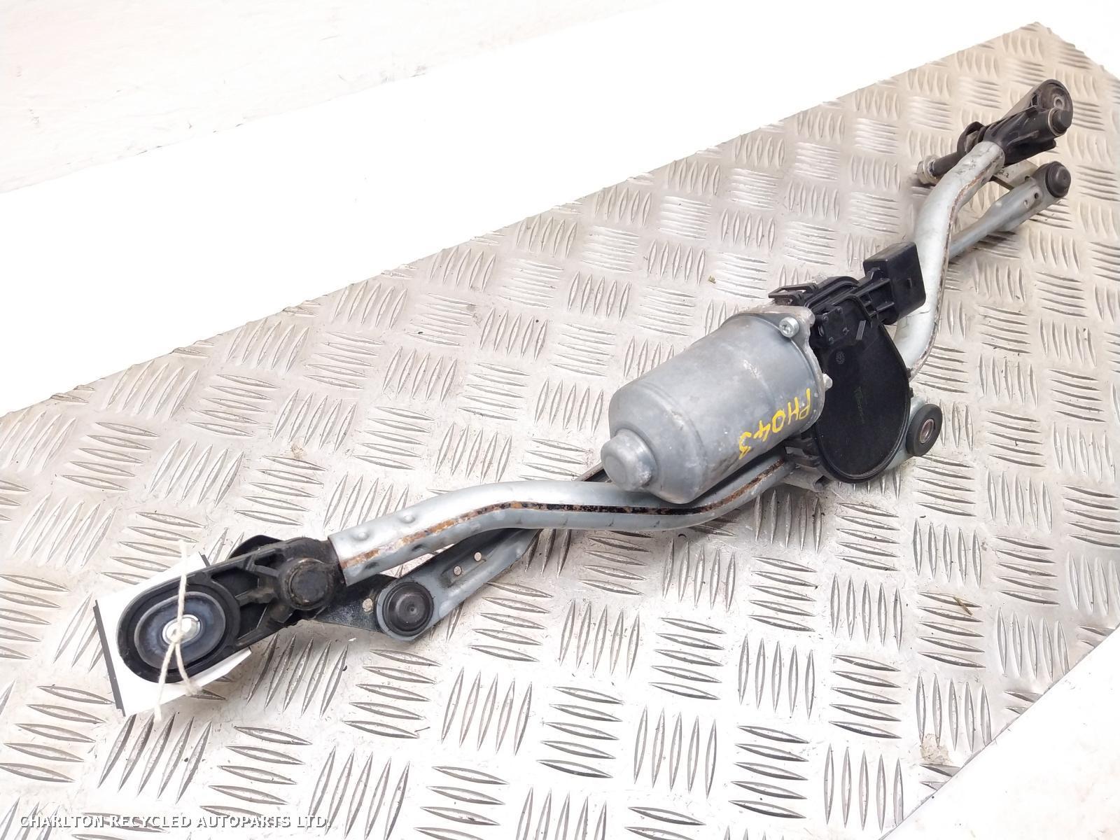 2016 JEEP RENEGADE Wiper Motor Front View Auto part Wiper Motor Front JEEP RENEGADE 2016