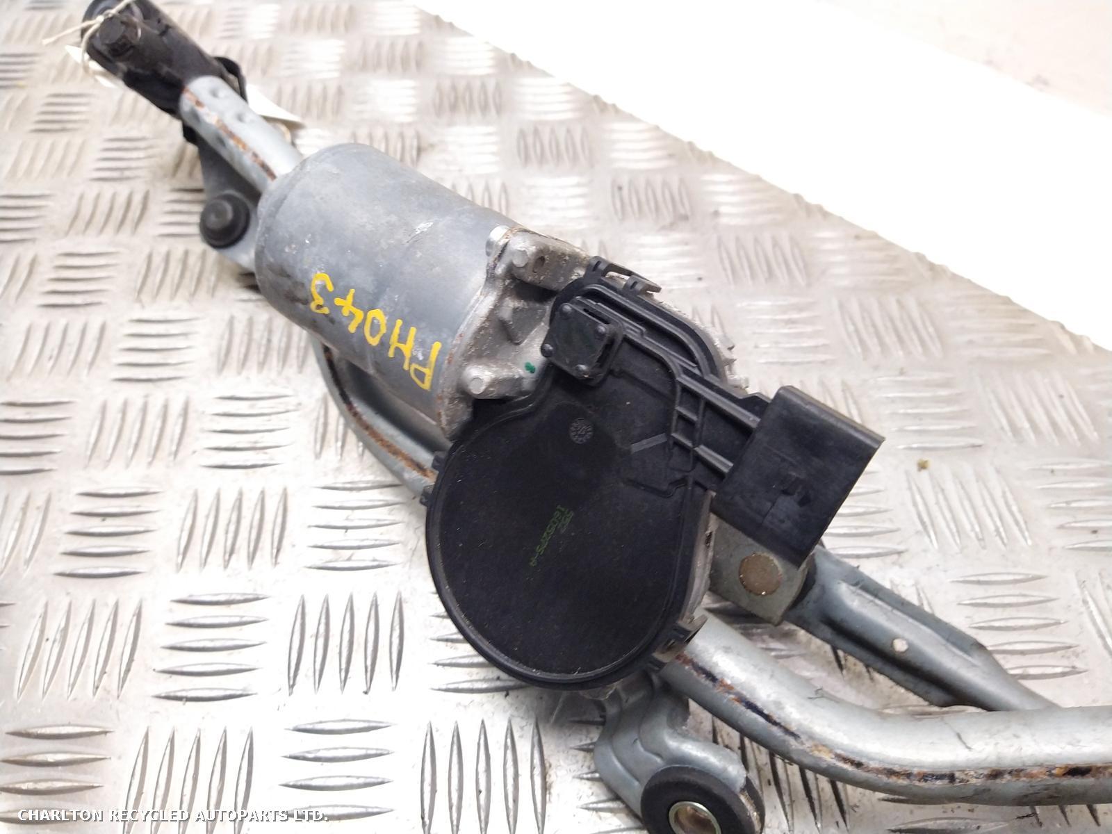 2016 JEEP RENEGADE Wiper Motor Front View Auto part Wiper Motor Front JEEP RENEGADE 2016