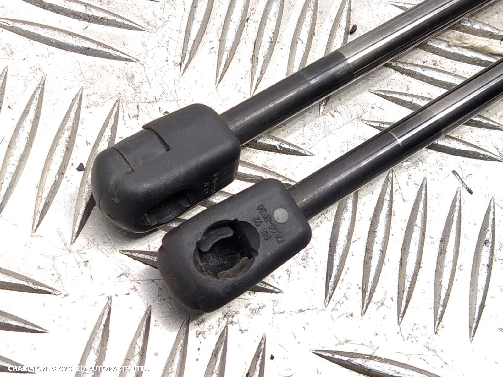 2016 JEEP RENEGADE Hatch Strut/Shock View Auto part Hatch Strut/Shock JEEP RENEGADE 2016