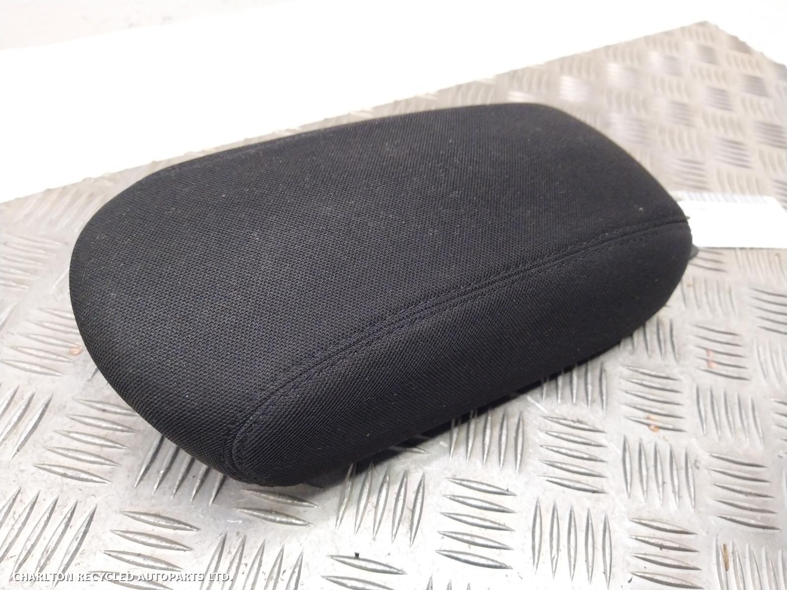 2016 JEEP RENEGADE Armrest View Auto part Armrest JEEP RENEGADE 2016