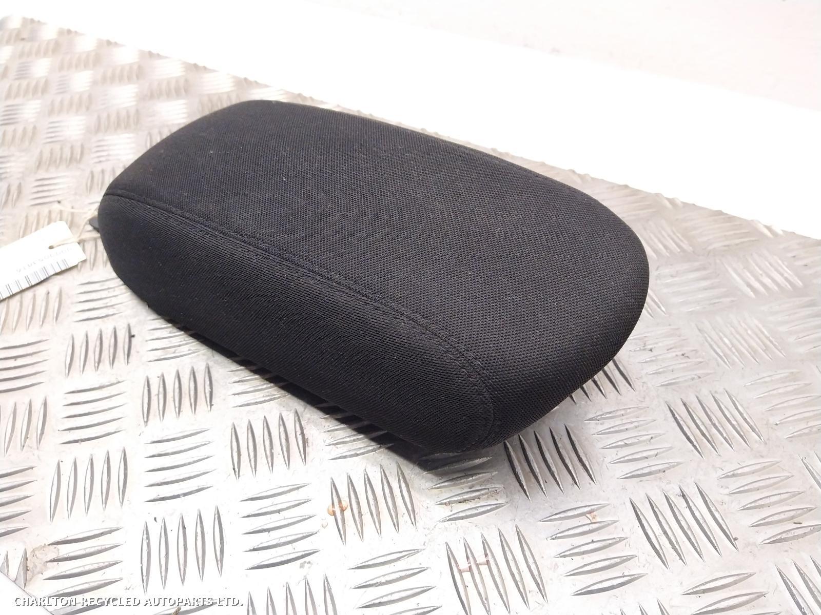 2016 JEEP RENEGADE Armrest View Auto part Armrest JEEP RENEGADE 2016