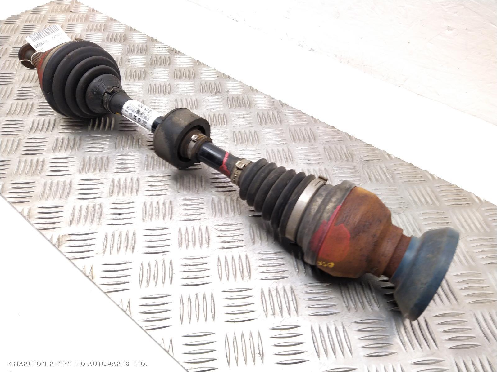 2008 VOLKSWAGEN TIGUAN Right Driveshaft View Auto part Right Driveshaft VOLKSWAGEN TIGUAN 2008