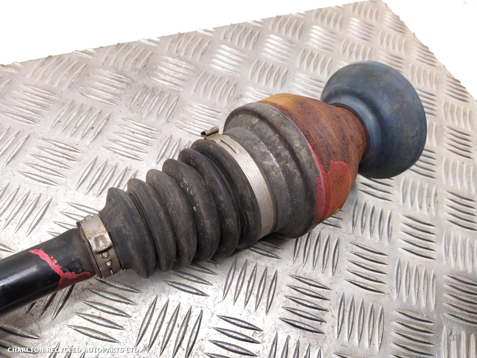2008 VOLKSWAGEN TIGUAN Right Driveshaft View Auto part Right Driveshaft VOLKSWAGEN TIGUAN 2008