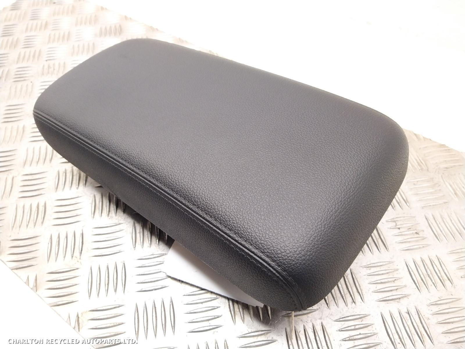 2015 MITSUBISHI OUTLANDER Armrest View Auto part Armrest MITSUBISHI OUTLANDER 2015