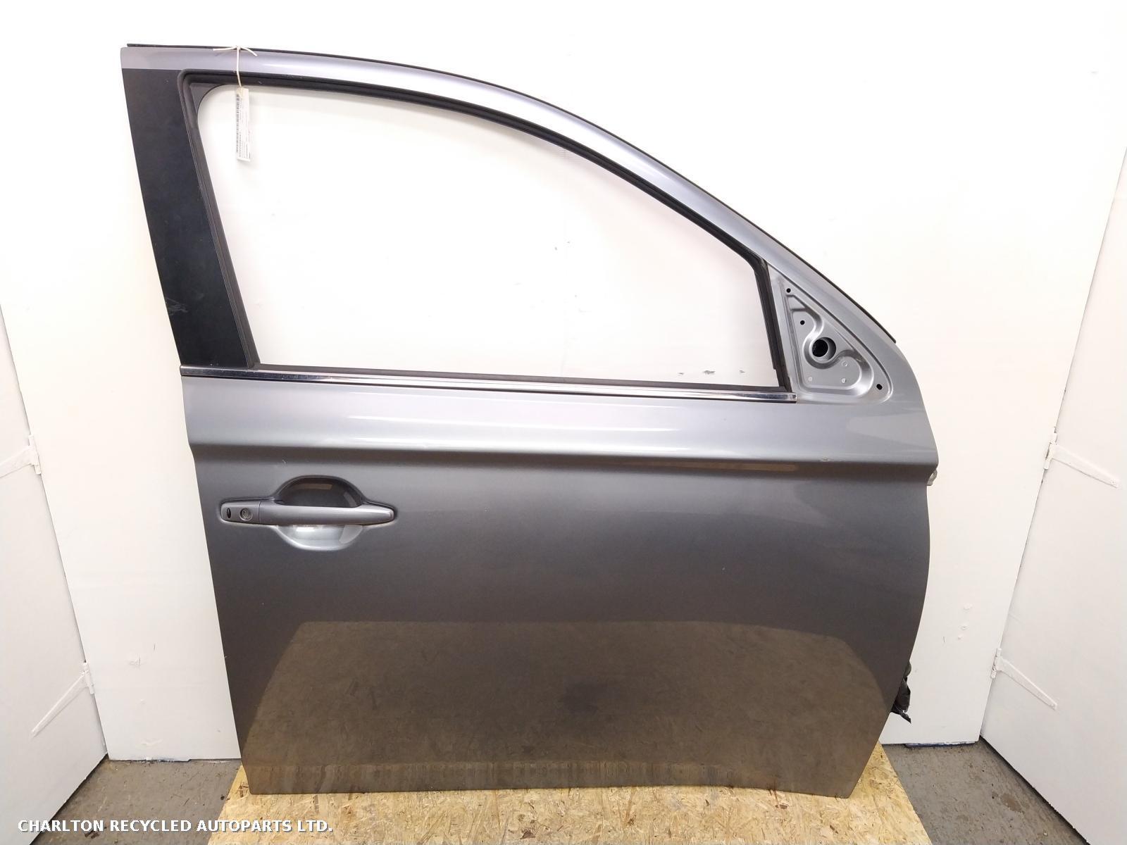 View Auto part R Front Door MITSUBISHI OUTLANDER 2014