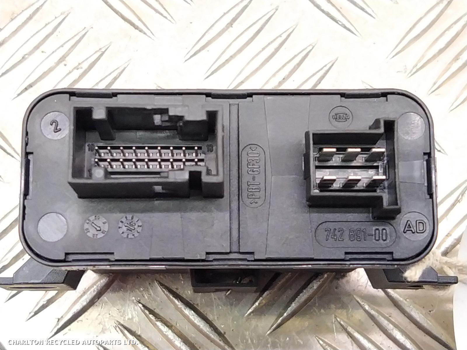 View Auto part ECU LAND ROVER DISCOVERY SPORT 2018