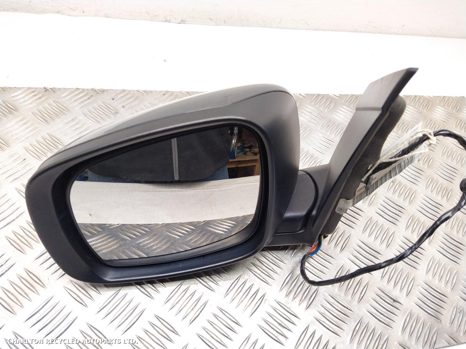 View Auto part L Door Mirror CHRYSLER GRAND VOYAGER 2009