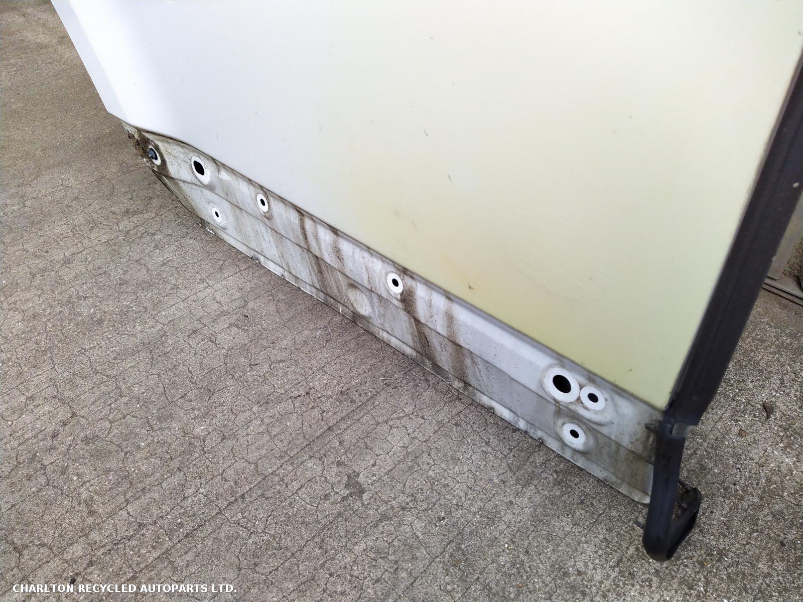 View Auto part R Rear Door LAND ROVER RANGE ROVER SPORT 2015
