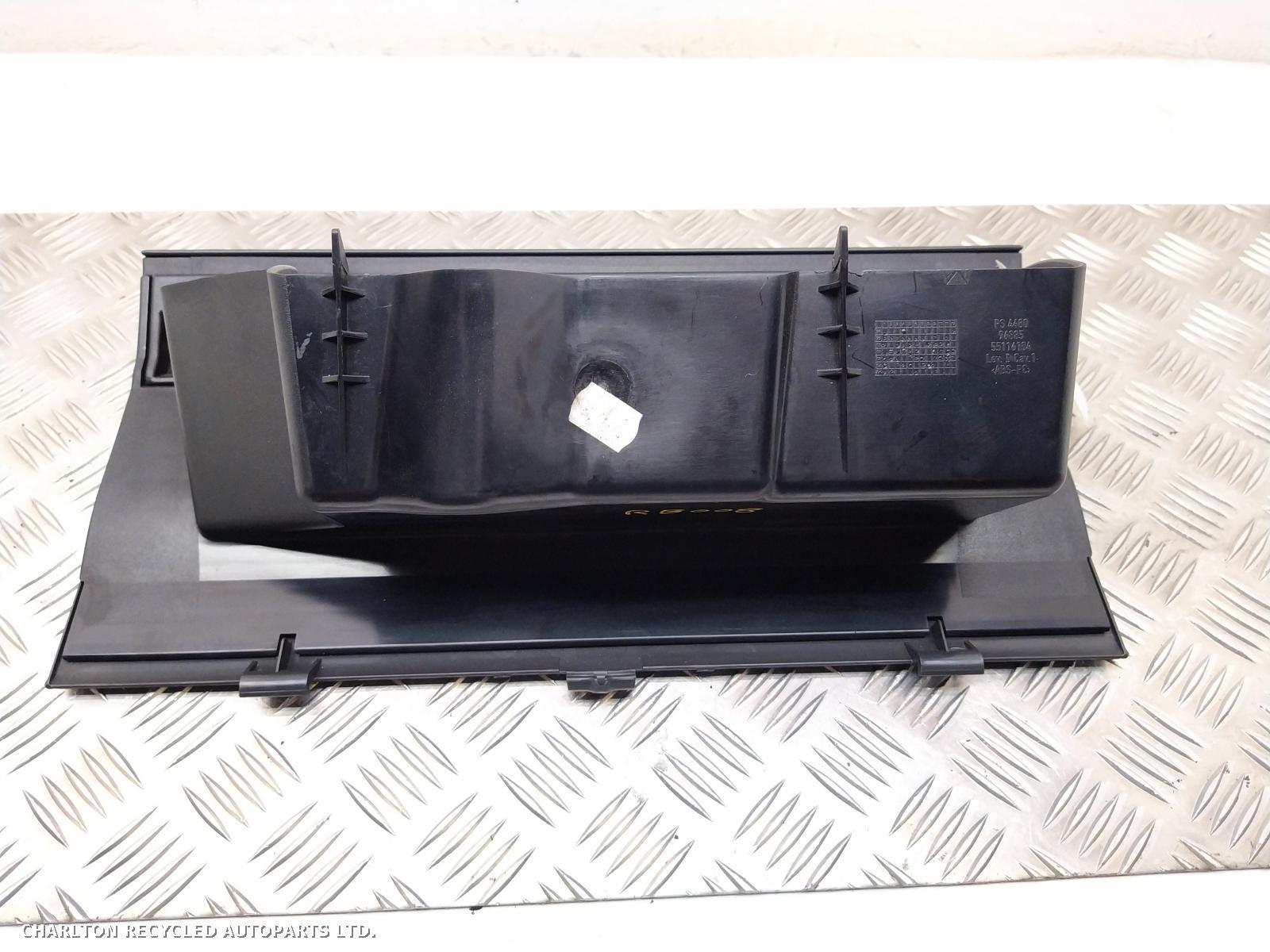 View Auto part Glove Box JEEP GRAND CHEROKEE 2004