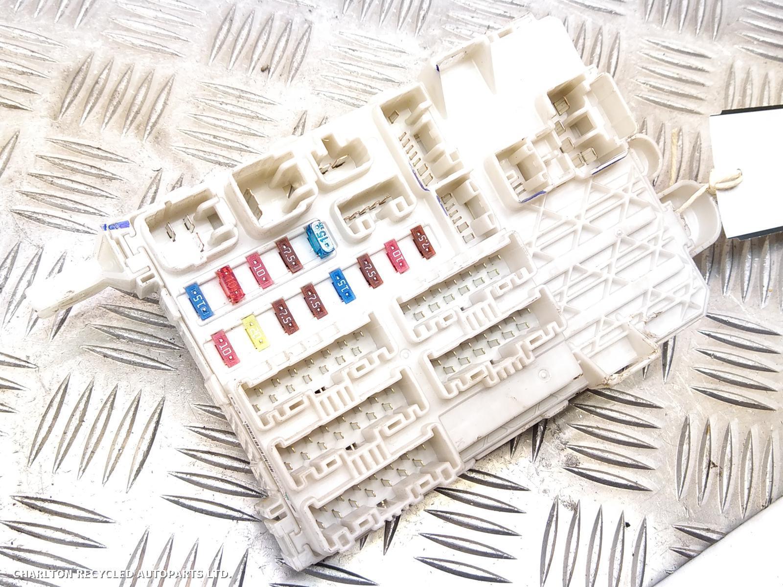 View Auto part Fuse Box TOYOTA HILUX 2012