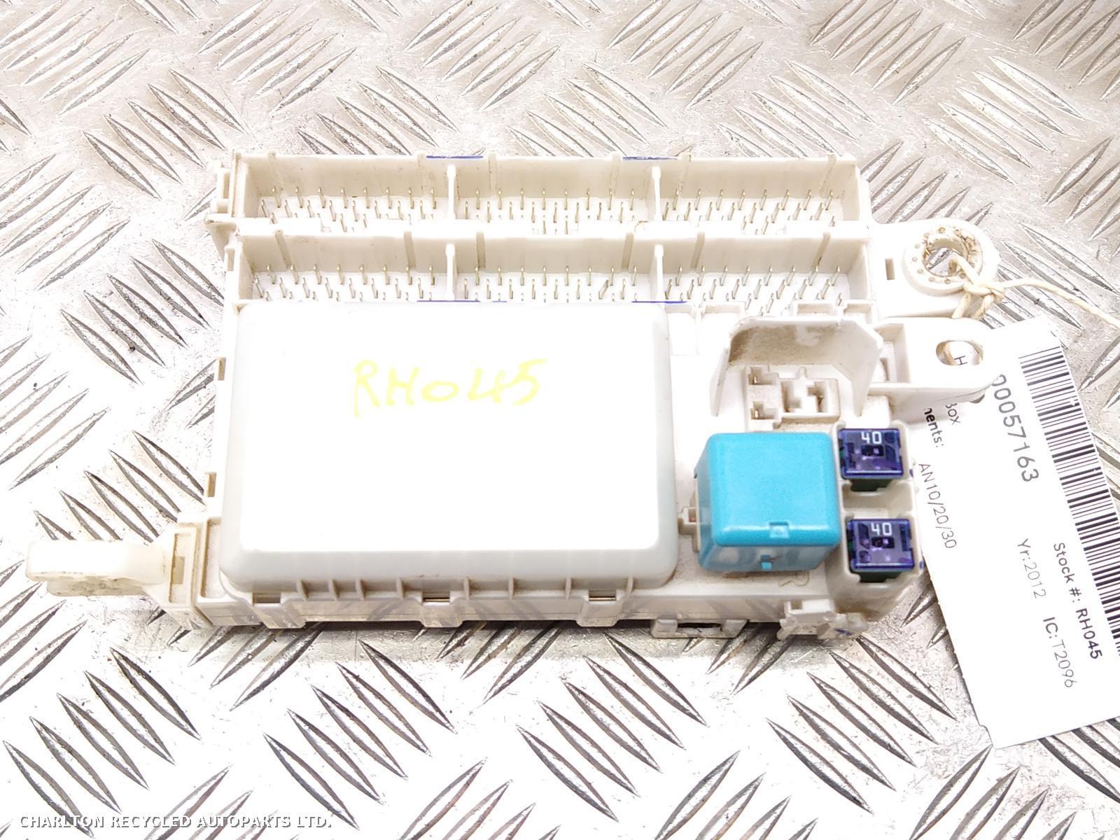 View Auto part Fuse Box TOYOTA HILUX 2012