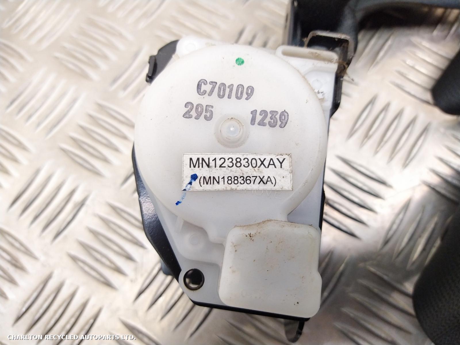 View Auto part Seat Belt MITSUBISHI L200 2013