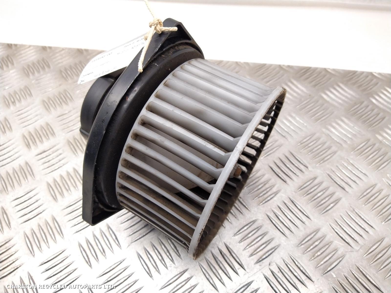 2013 MITSUBISHI L200 Heater Motor/Assembly View Auto part Heater Motor/Assembly MITSUBISHI L200 2013
