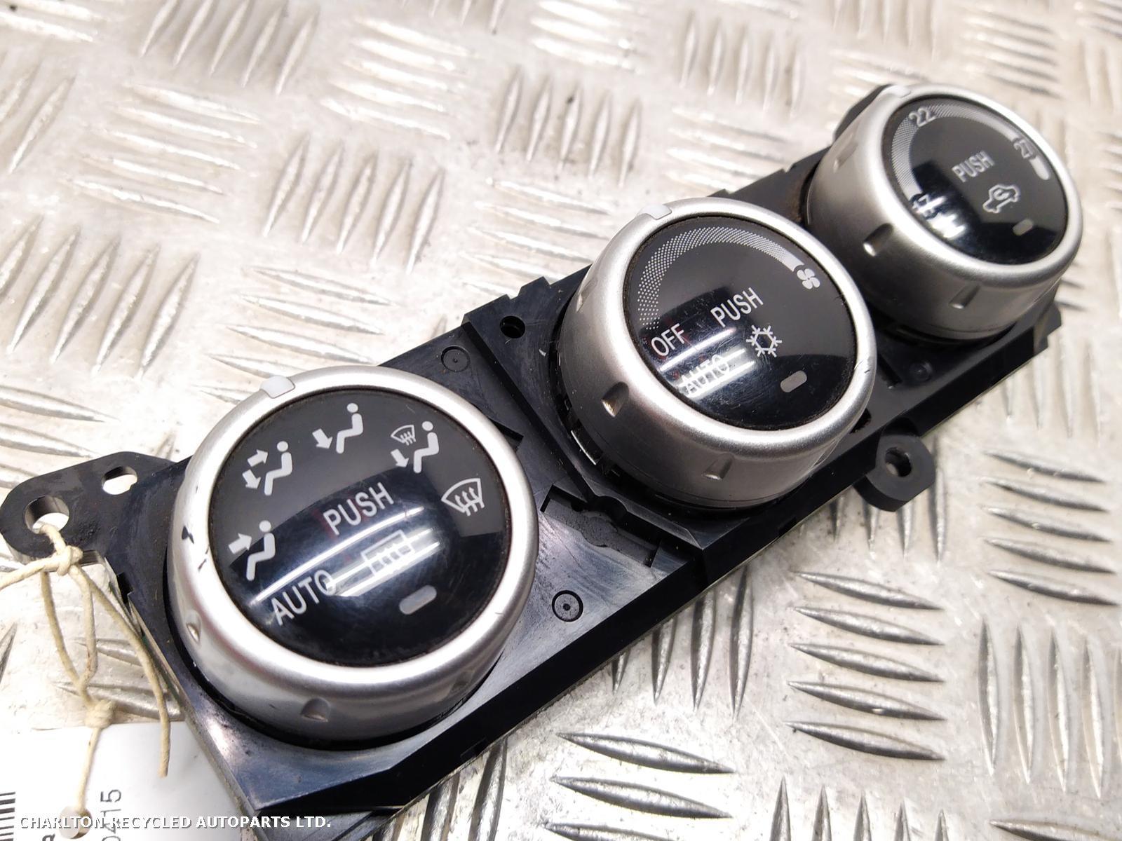 View Auto part Heater/AC Controller MITSUBISHI L200 2011