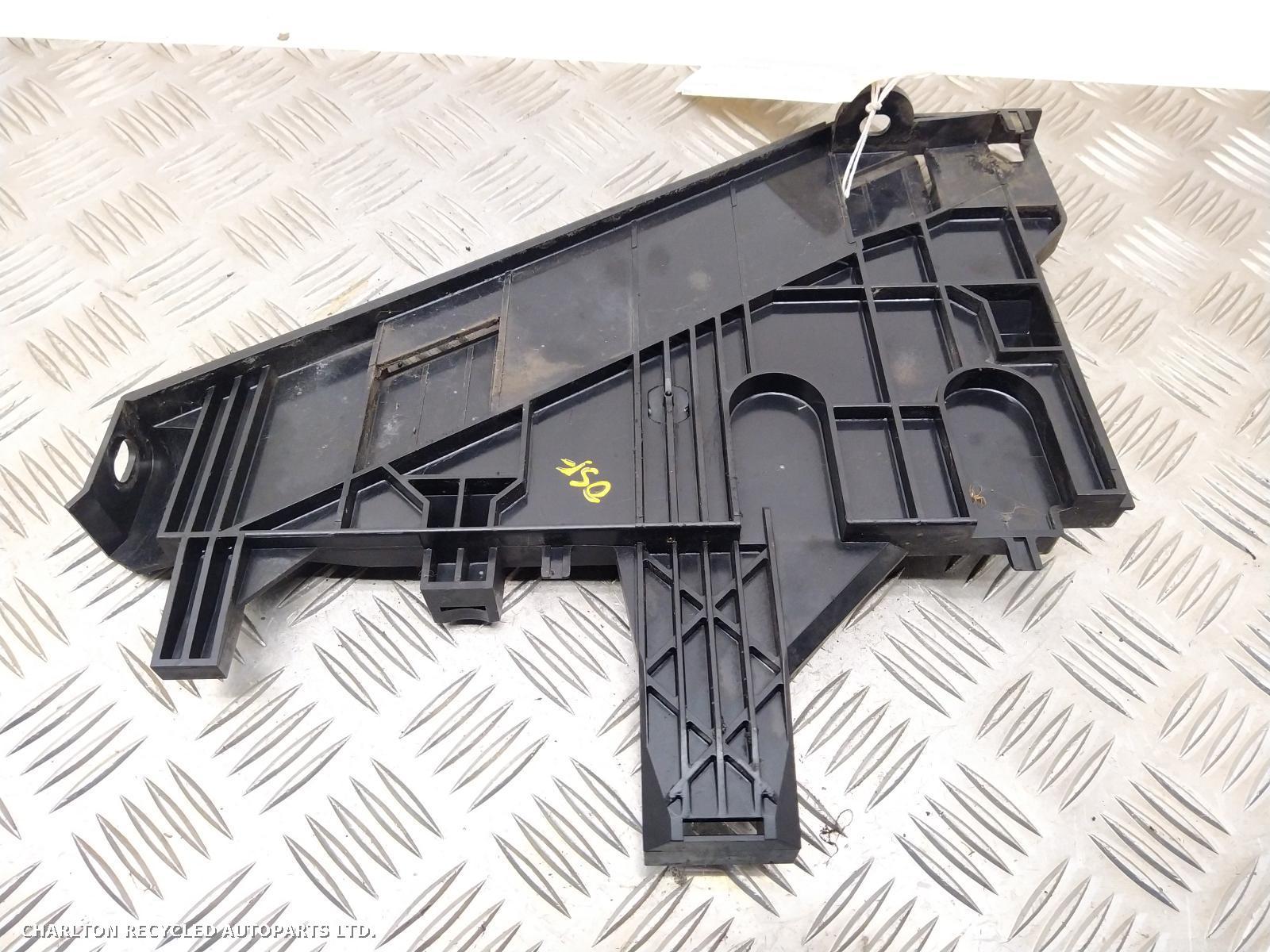 View Auto part Misc Bracket LAND ROVER FREELANDER 2007
