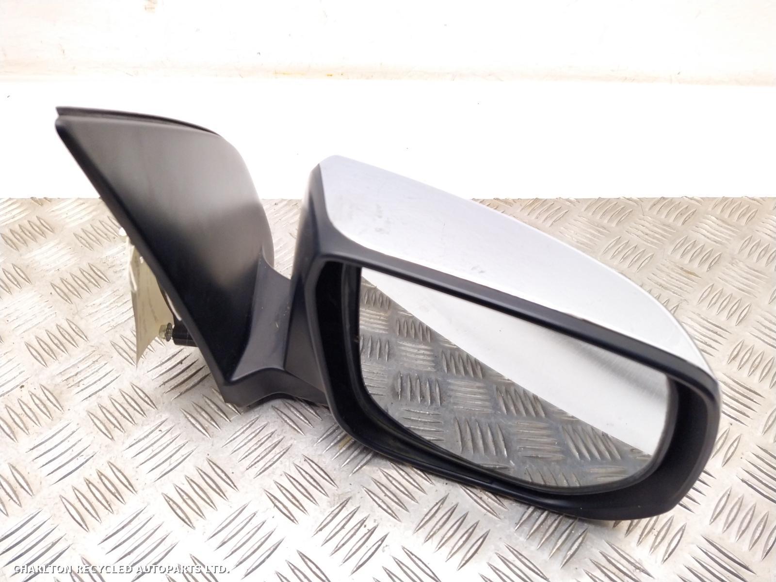 View Auto part R Door Mirror ISUZU D-MAX 2018
