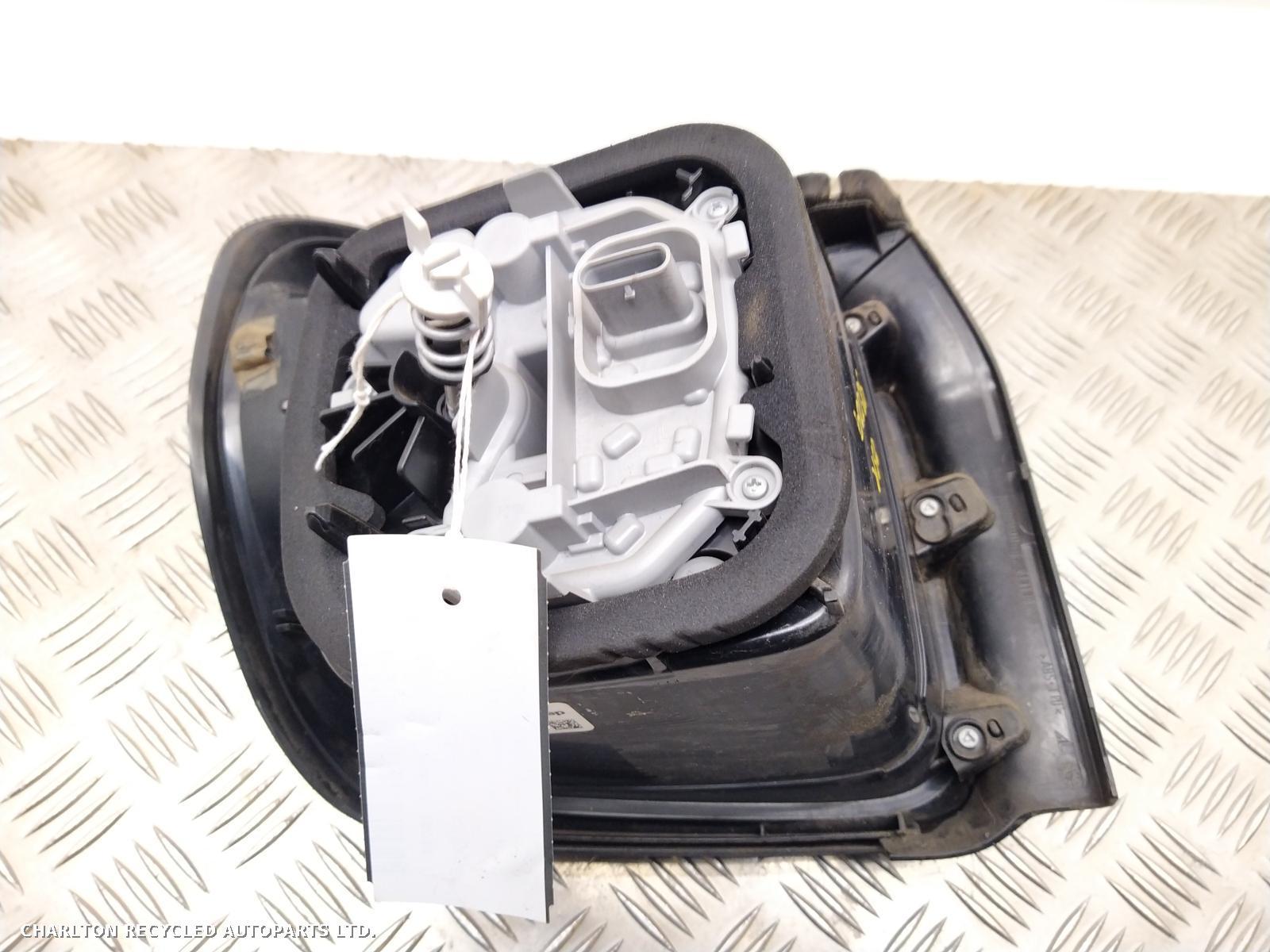 View Auto part R Taillight JEEP RENEGADE 2015