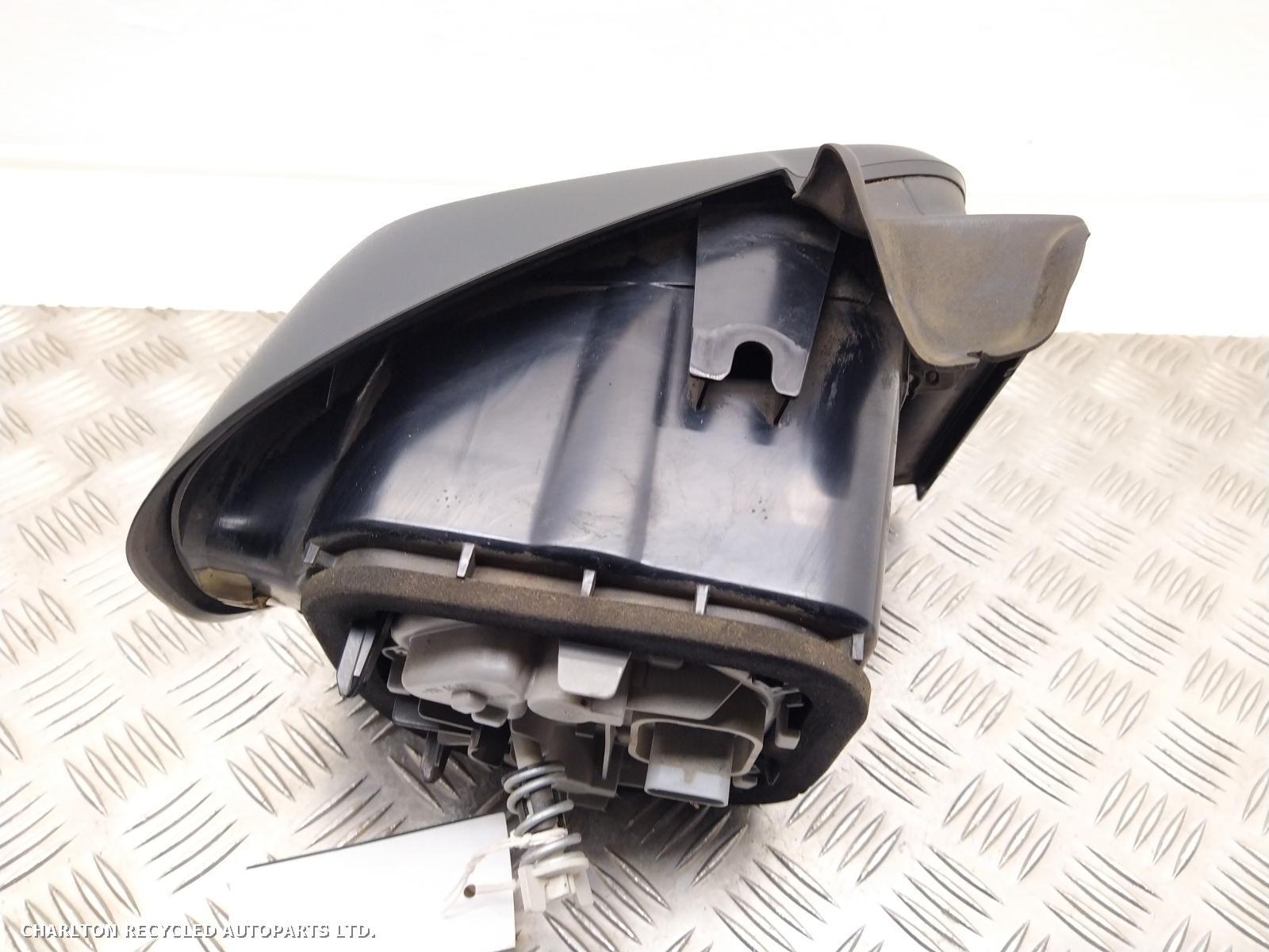 View Auto part R Taillight JEEP RENEGADE 2015