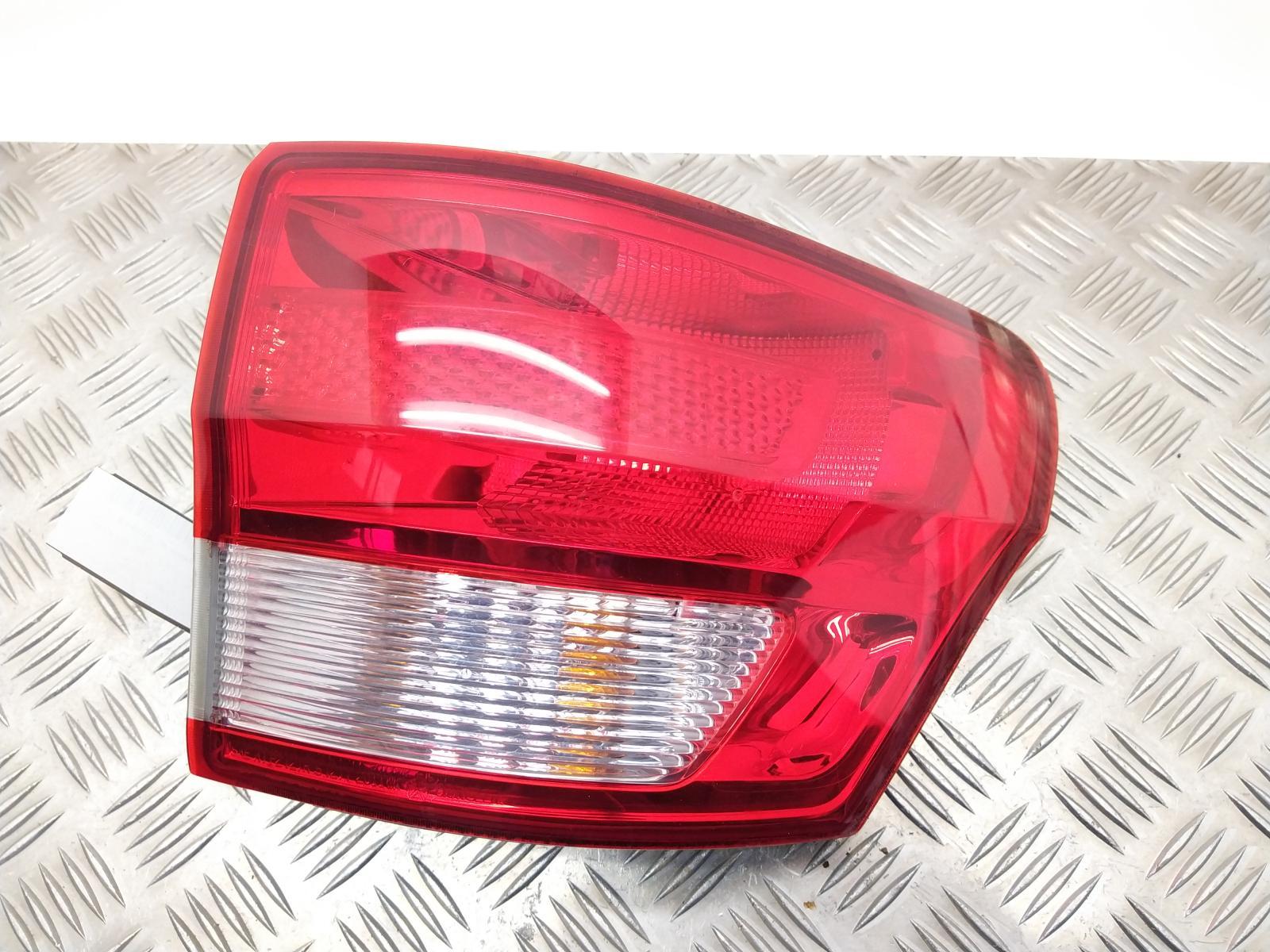 View Auto part R Taillight JEEP GRAND CHEROKEE 2013