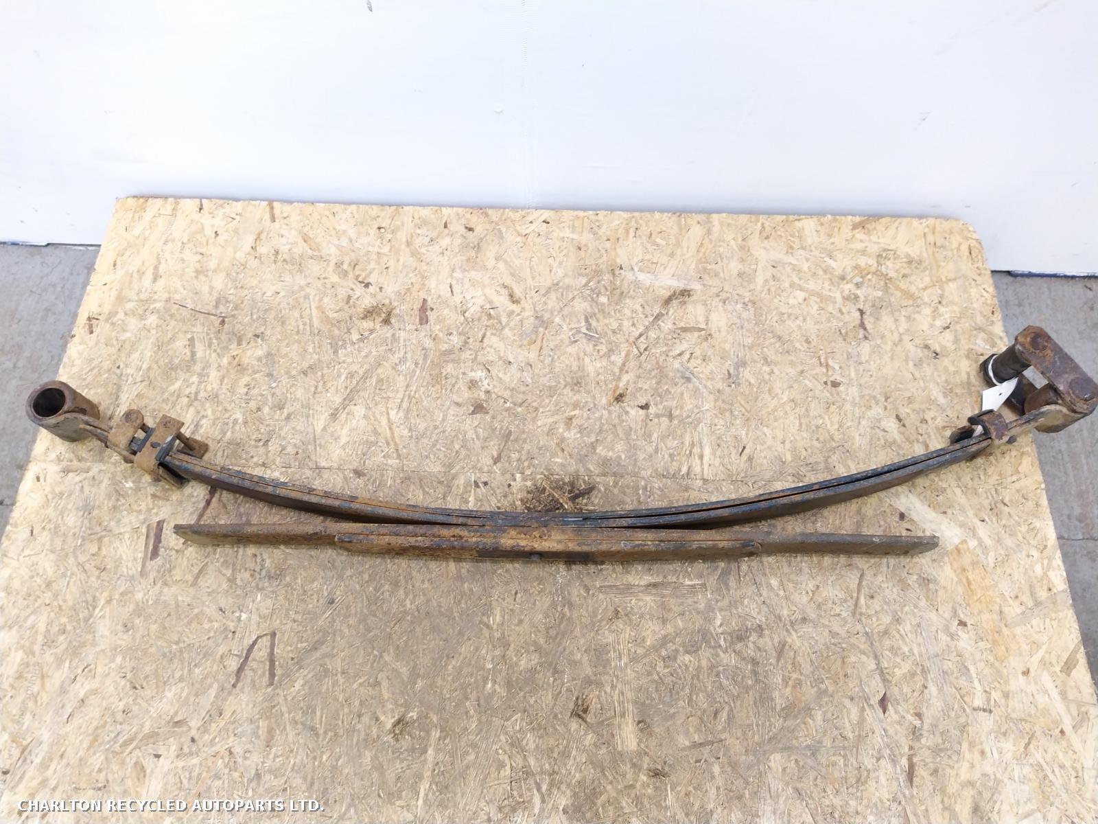 View Auto part R Leaf Spring NISSAN NAVARA 2004