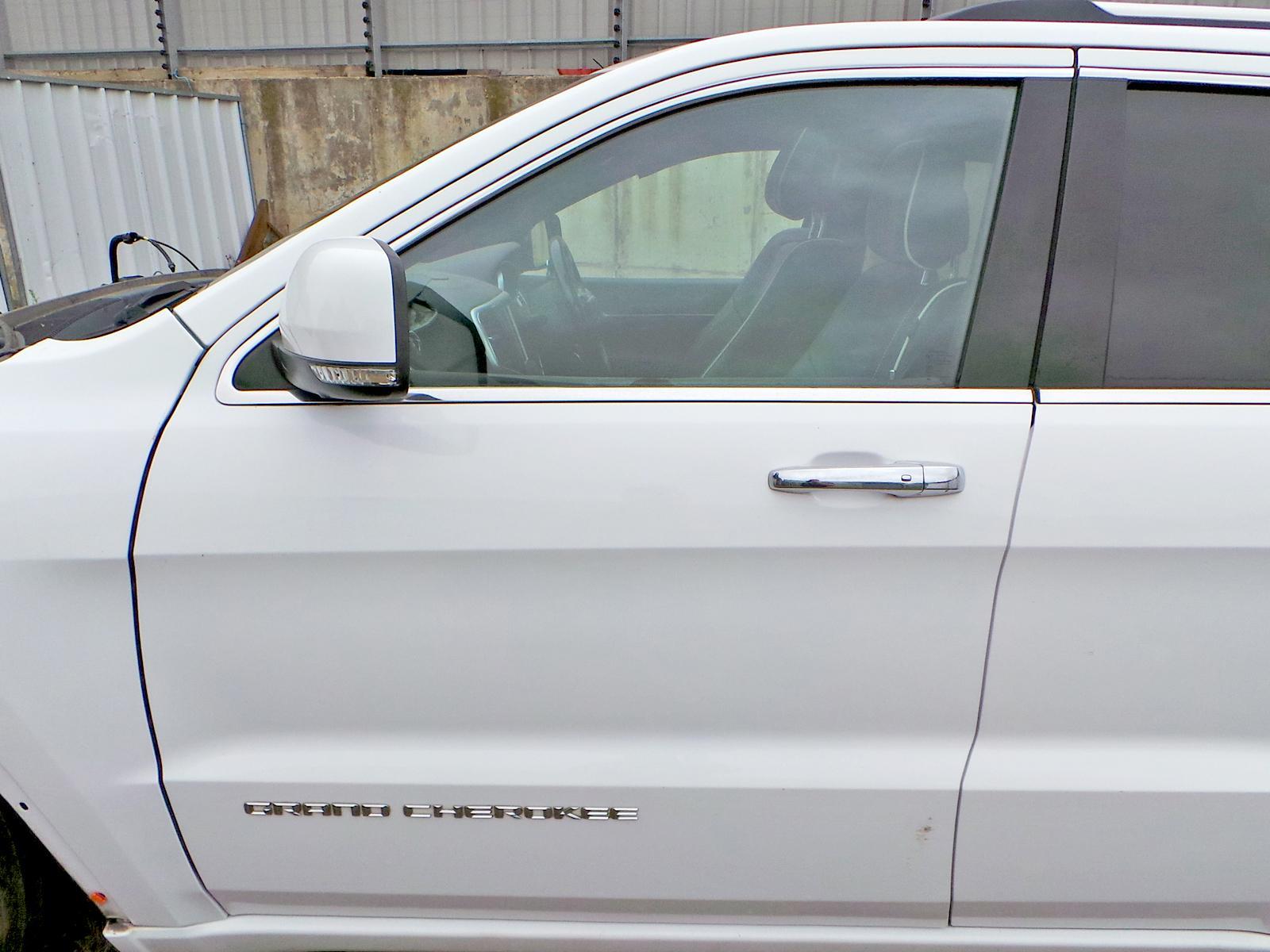View Auto part L Front Door JEEP GRAND CHEROKEE 2014