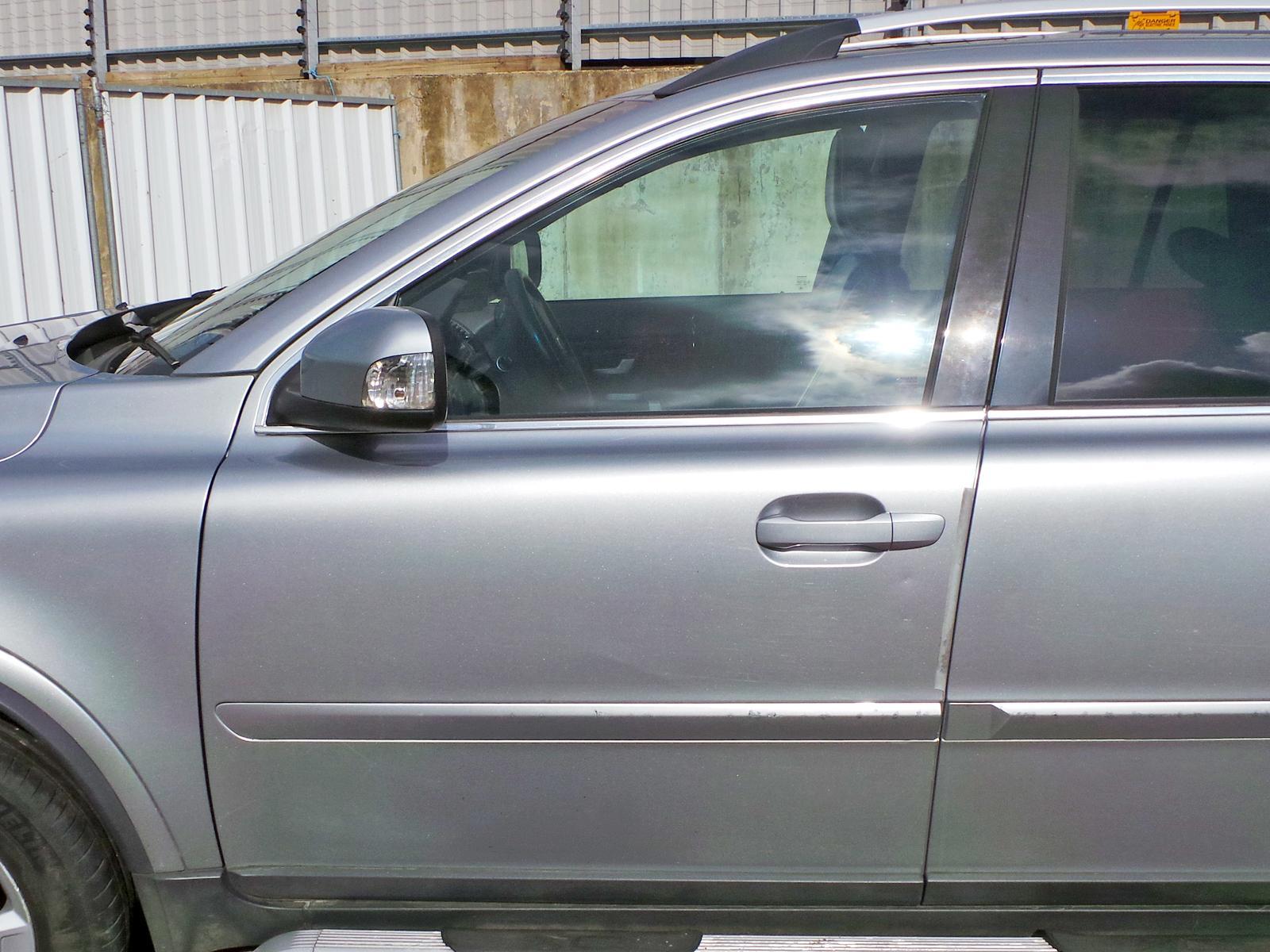View Auto part L Front Door VOLVO XC90 2011