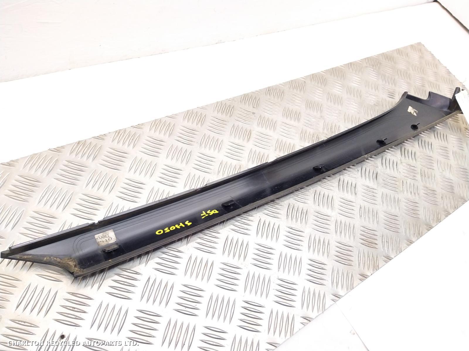 View Auto part A Post Moulding LAND ROVER RANGE ROVER EVOQUE 2017