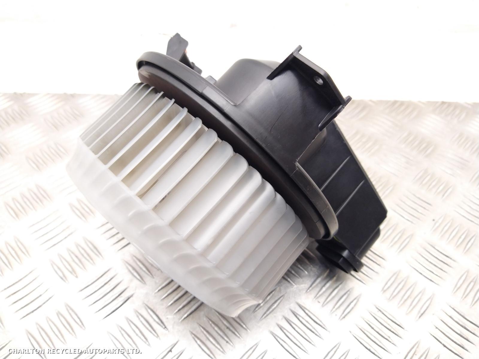 View Auto part Heater Motor/Assembly LAND ROVER RANGE ROVER VELAR 2019